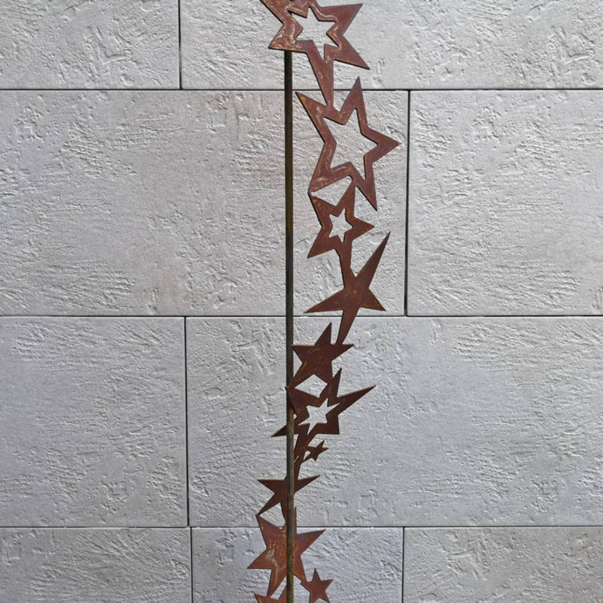 Etoiles sur tige, en fer rouillé, hauteur 180cm