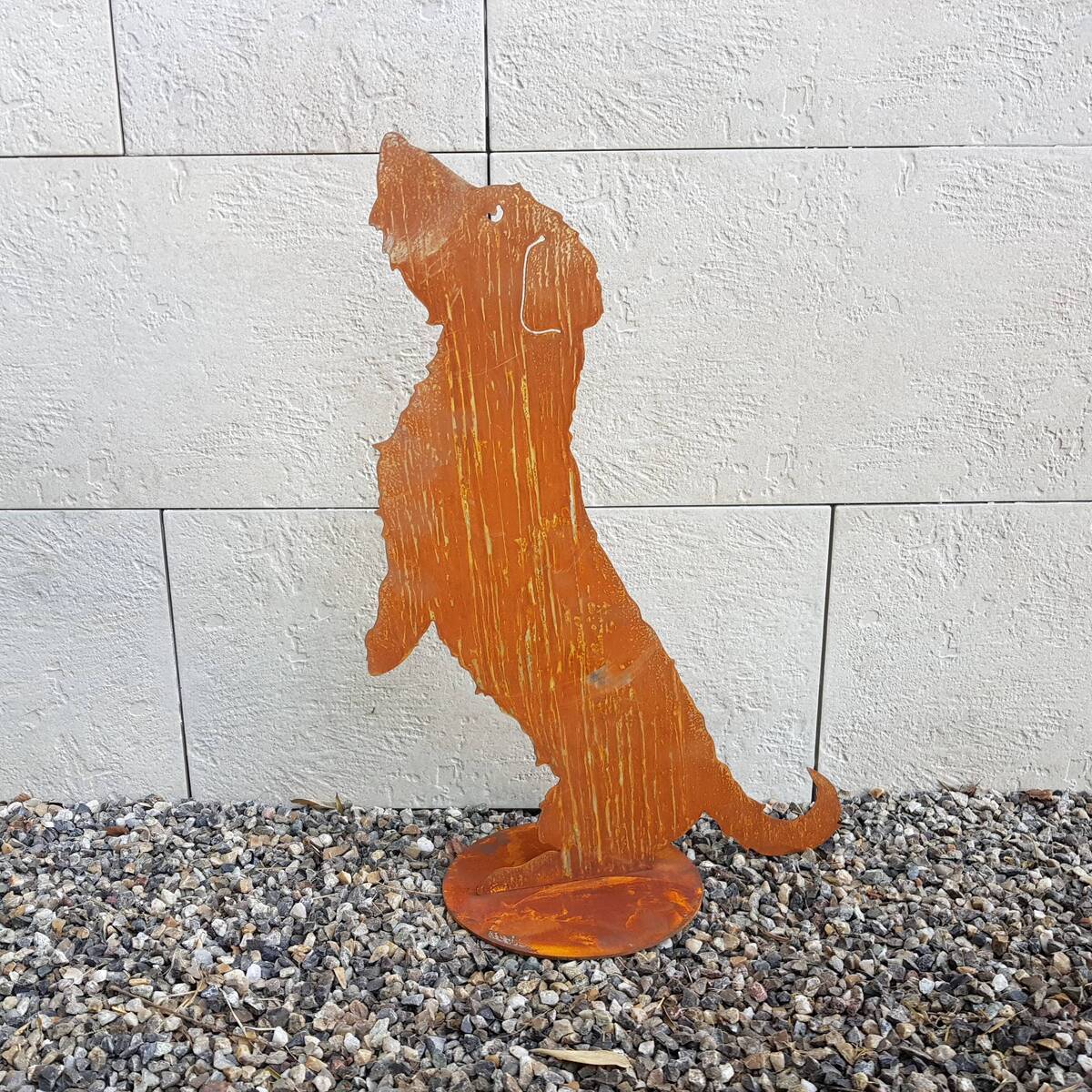 Basset en fer rouillé, H.60 cm 
