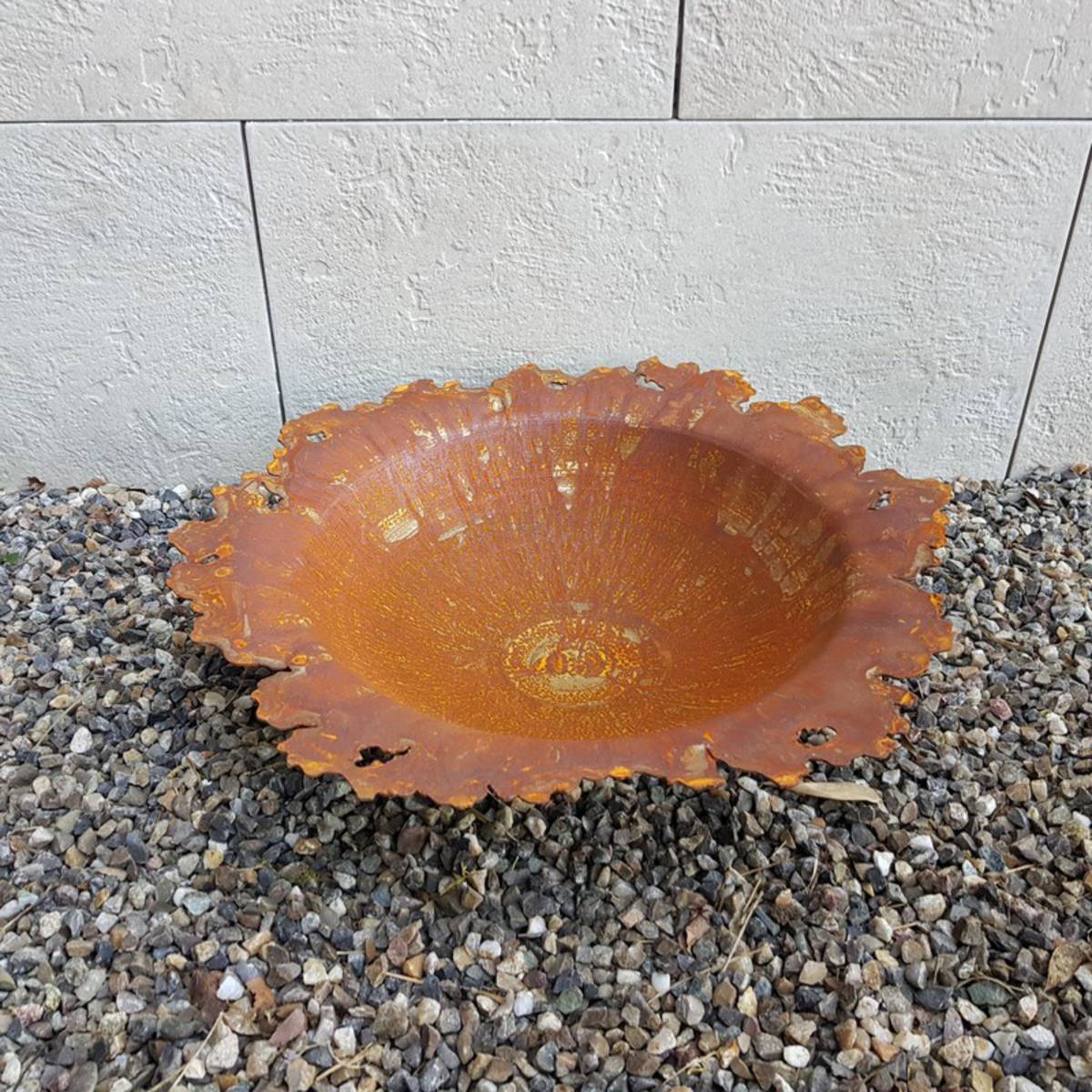 Coupe en fer rouillé, bord découpé, Ø 50 cm 