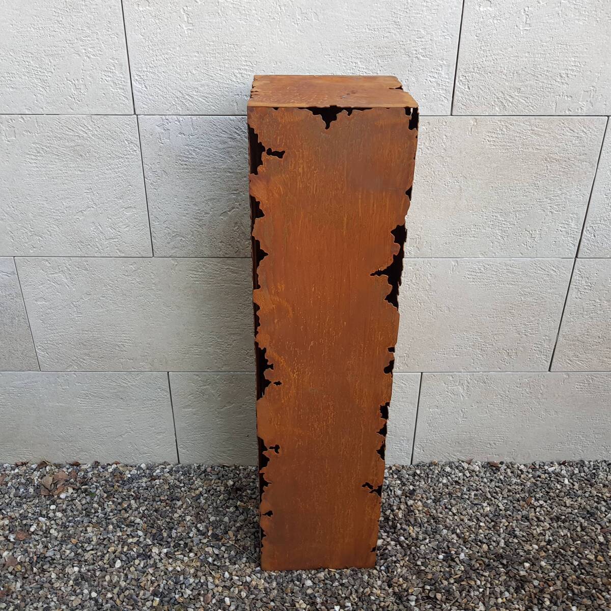 Colonne en fer rouillé, ajourée, H.100 cm 