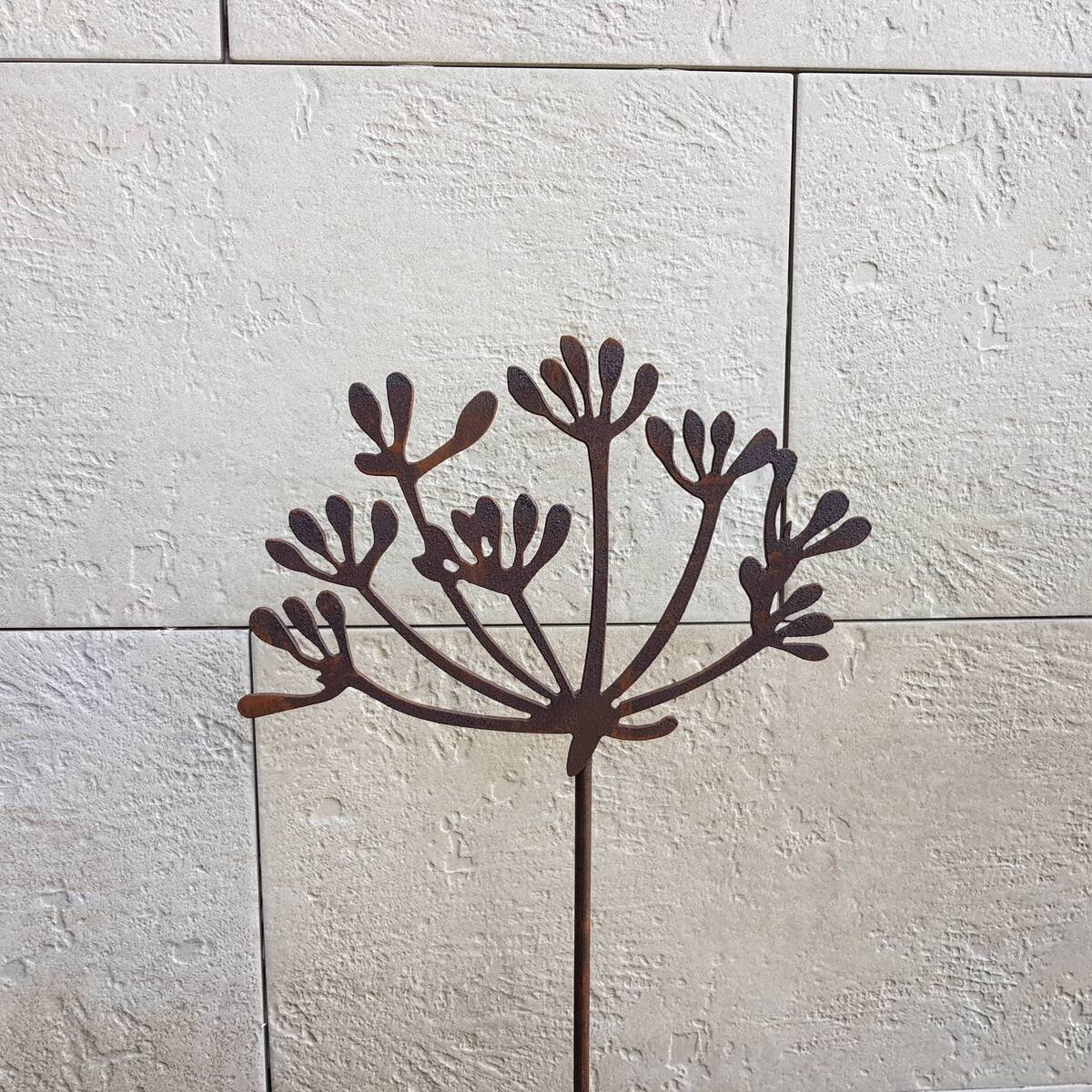 Fleur en fer rouillé, sur tige, H 130 cm 