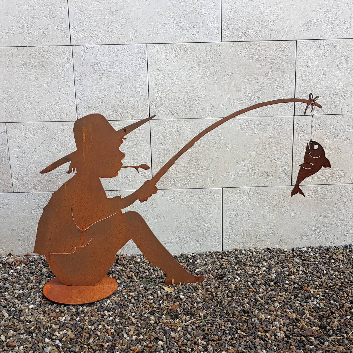 Pêcheur en fer rouillé, L. 90 cm, avec canne et poisson 