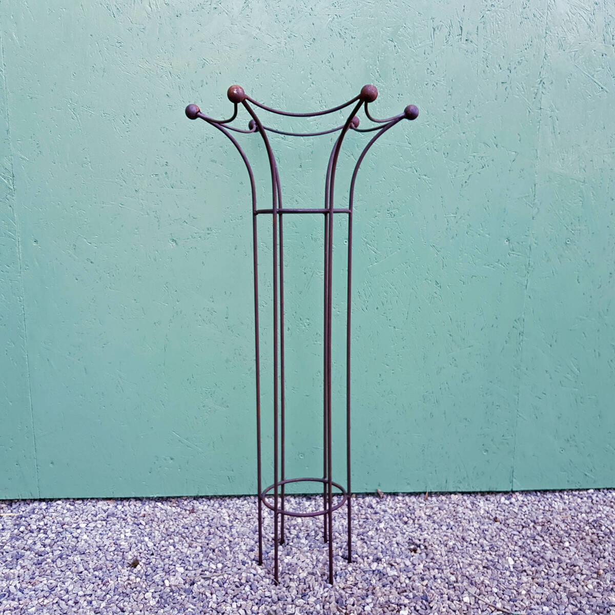 Pyramide en métal rouillé, hauteur 100cm