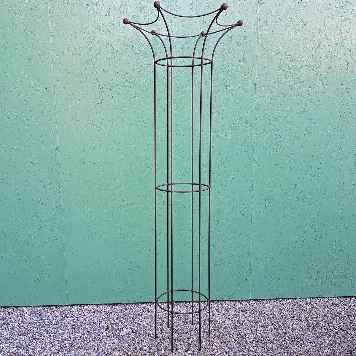 Pyramide en métal rouillé, hauteur 200cm