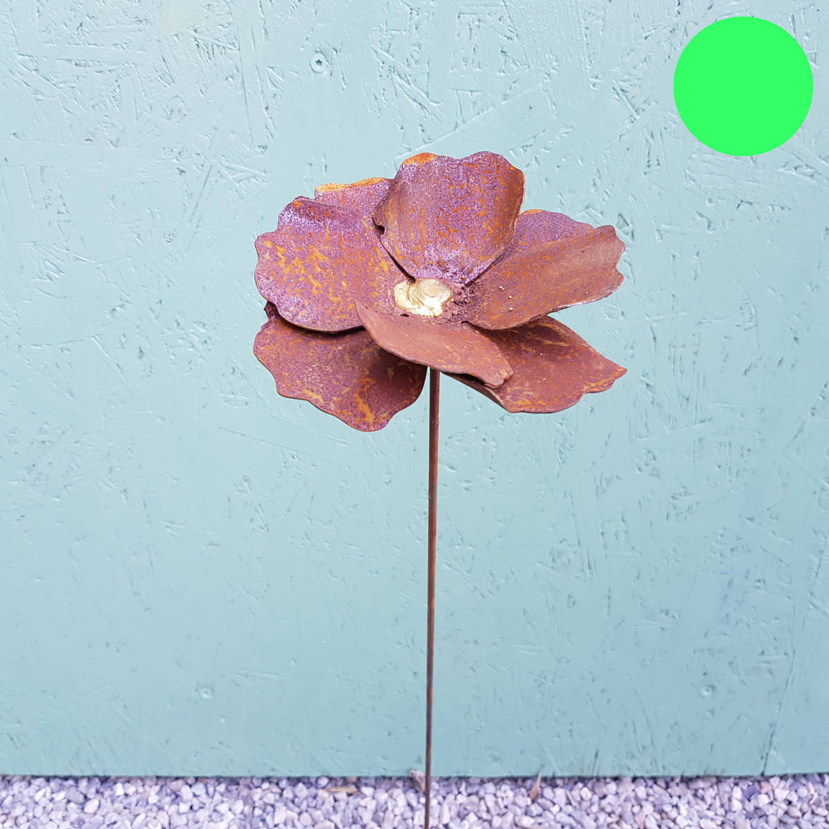 Fleur en fer rouillé, milieu doré, sur tige 80 cm 