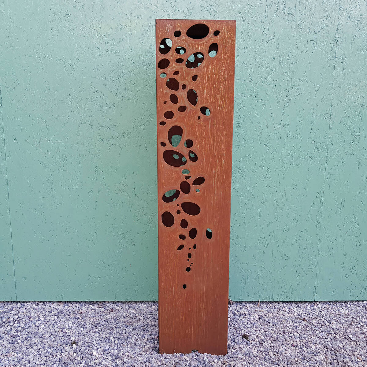 Colonne en fer rouillé, découpée, H. 107cm