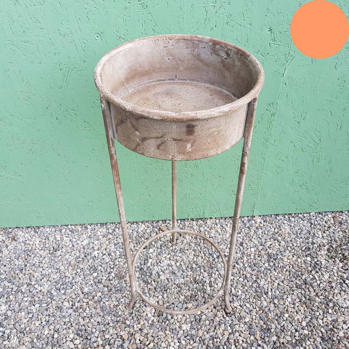 Conteneur sur pied, en métal, gris antique, H.75 cm 