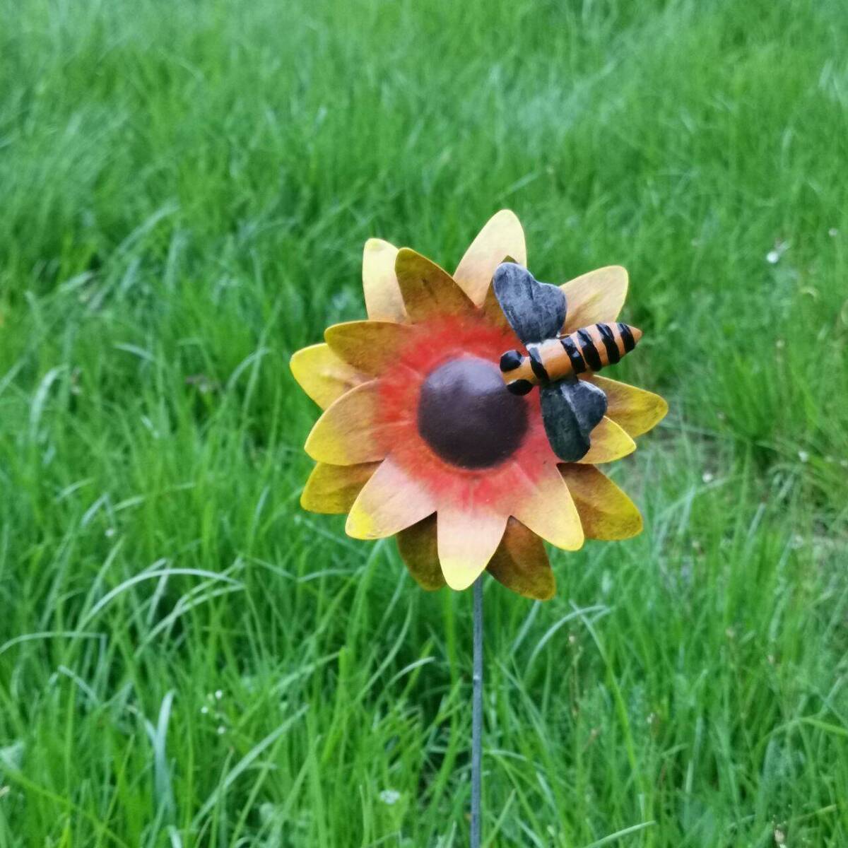 Blume mit Biene, aus Metall, Höhe 46cm