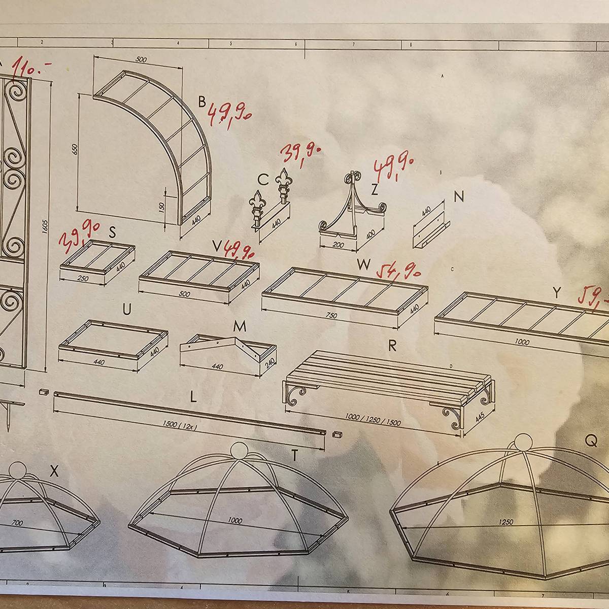 Rosenbogen aus Rostmetall, massiv
