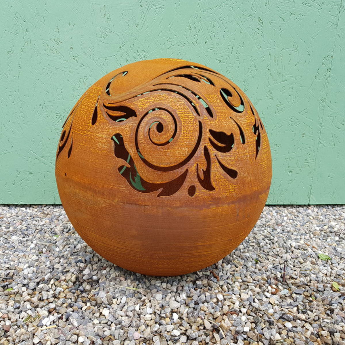 Kugel aus Rosteisen mit Ausschnitten, Ø 40cm