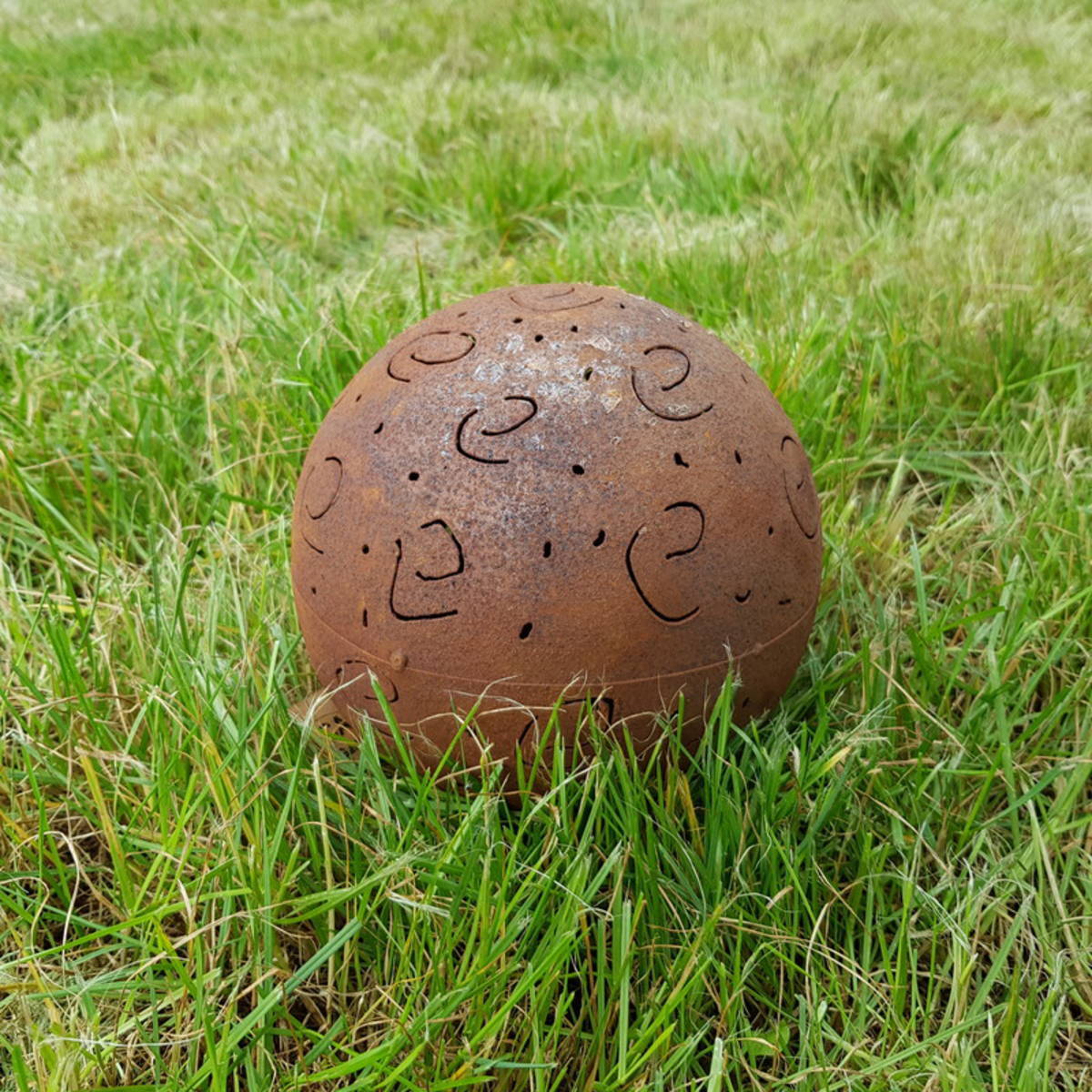 Boule en métal rouillé, Ø 15cm