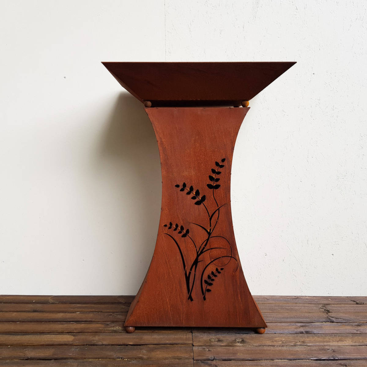 Colonne en fer rouillé, avec coupe carrée, H. 90cm  