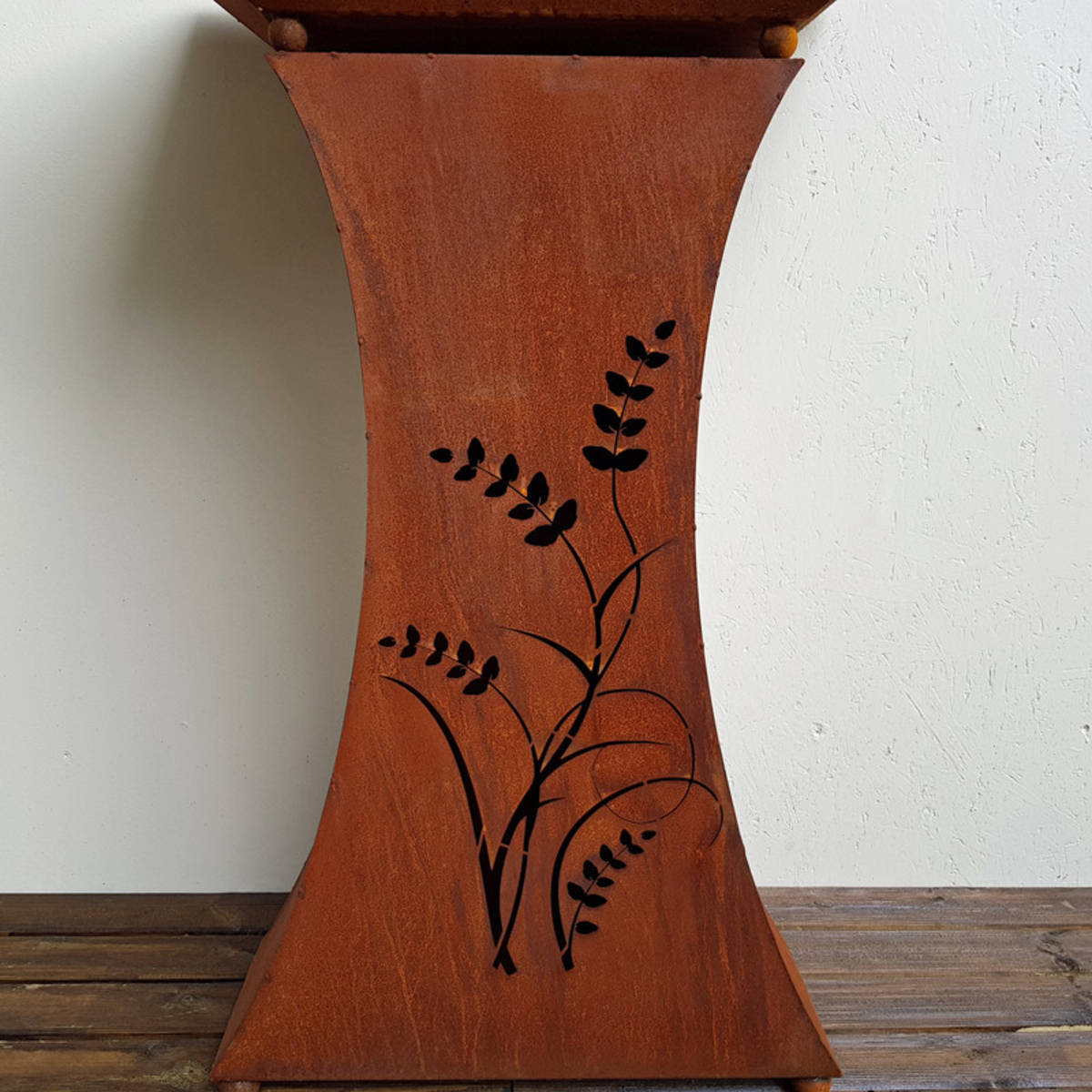 Colonne en fer rouillé, avec coupe carrée, H. 90cm  