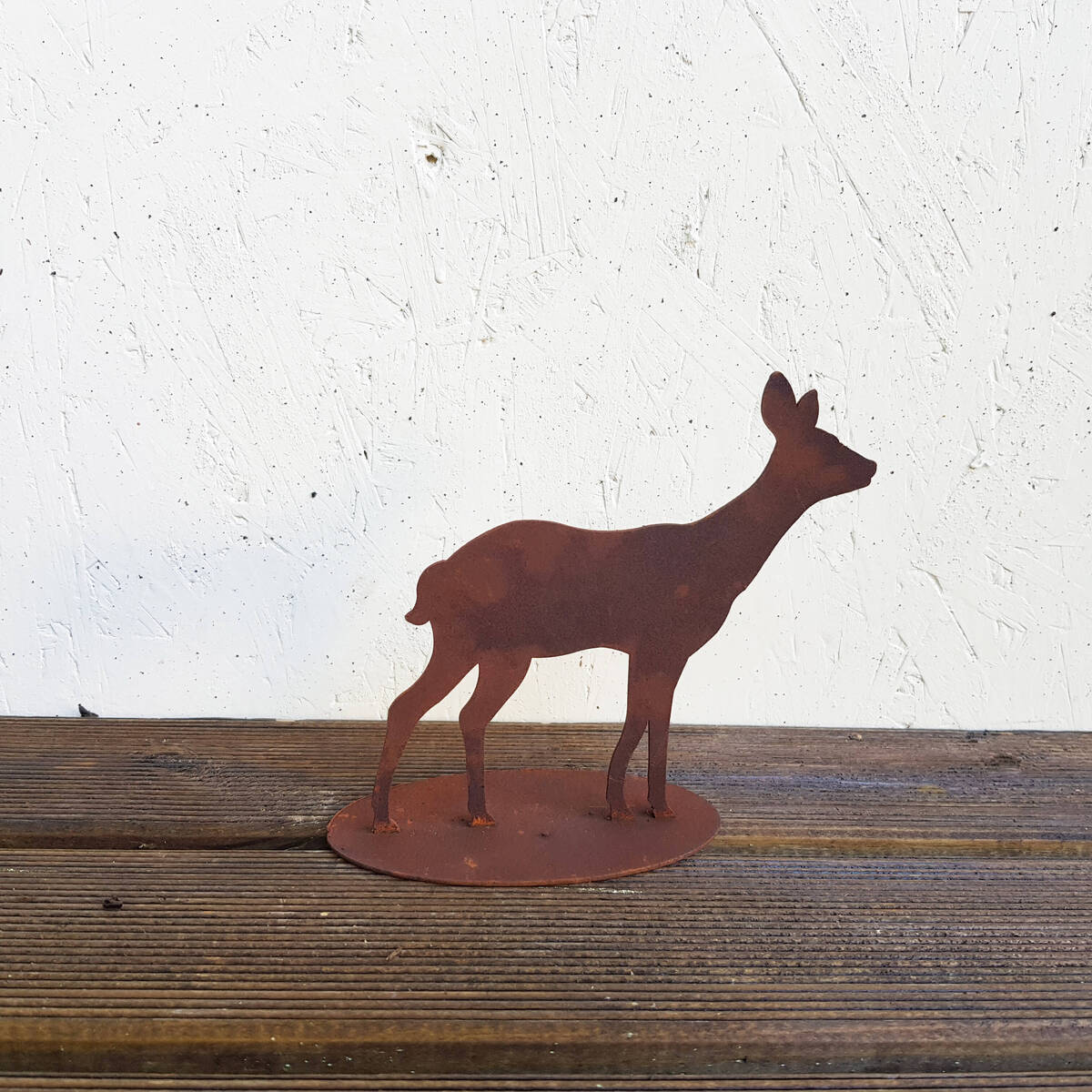 Reh aus Rostmetall, auf einer Bodenplatte, 15x15cm