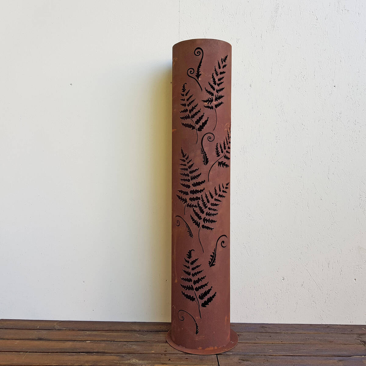 Colonne avec des feuilles de fougère, H. 130cm