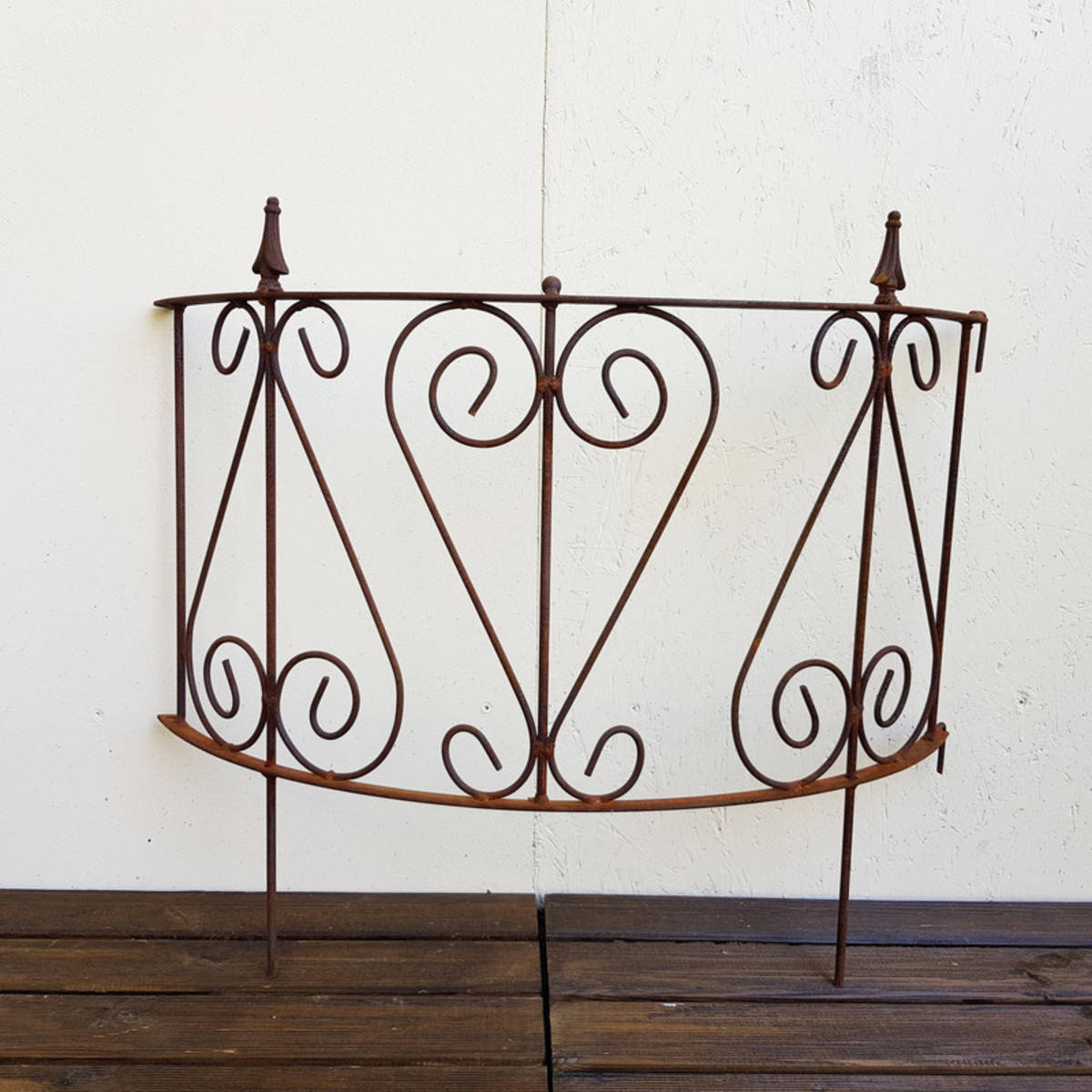 Barrière en fer rouillé, courbe,  60 x 80 cm 