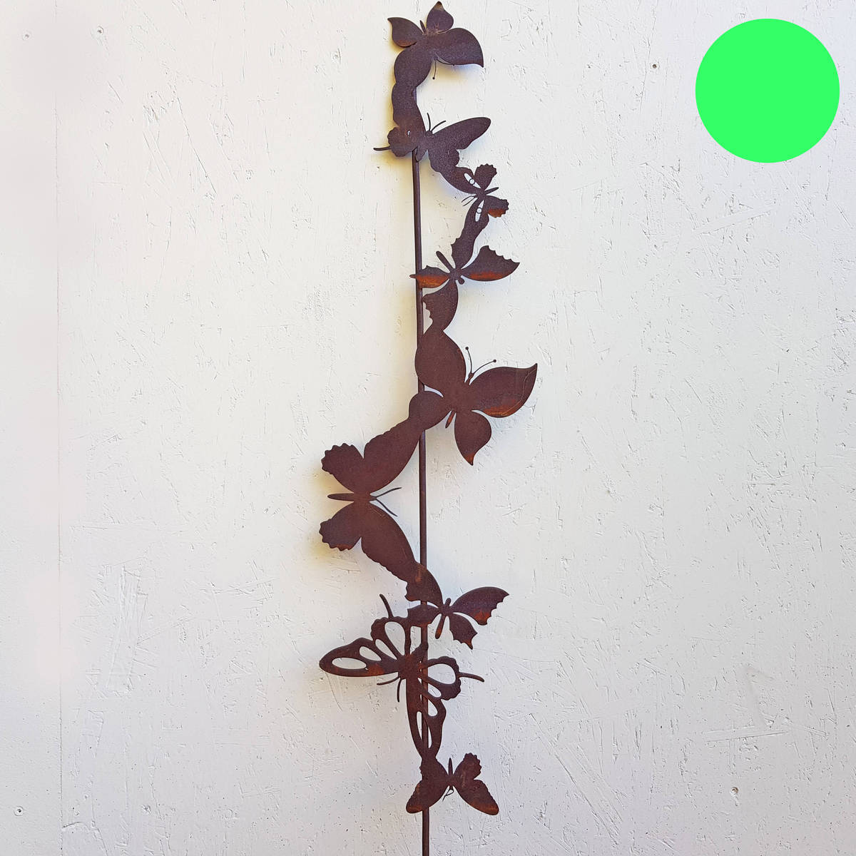 Schmetterlinge aus Rosteisen, am Stab, H. 125cm