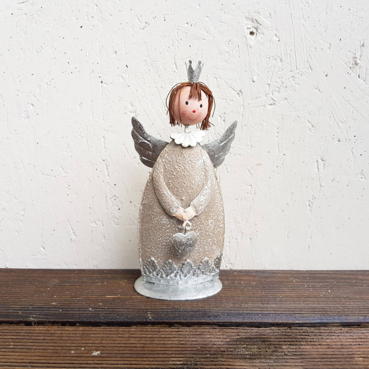 Ange en métal avec une coeur, hauteur 18cm