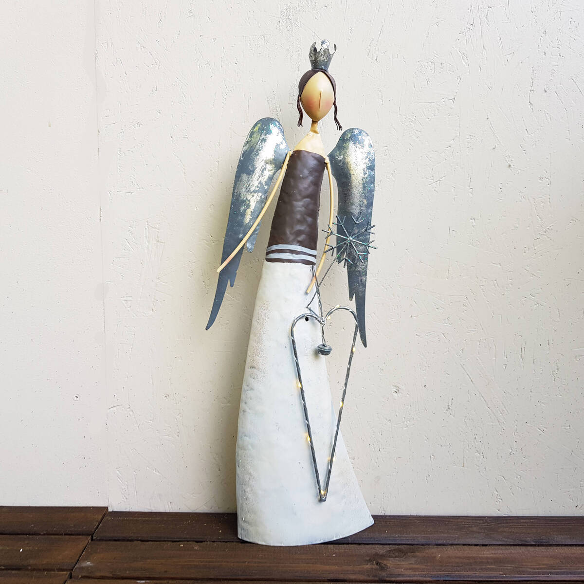 Engel aus Metall mit LED Beleuchtung, Höhe 77cm