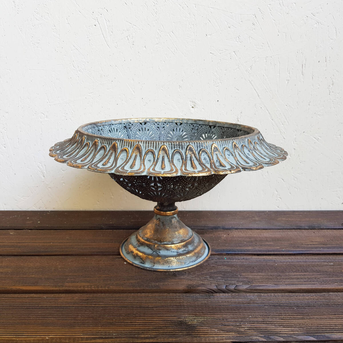 Schale aus Metall, fein ausgeschnitten, Ø 33cm