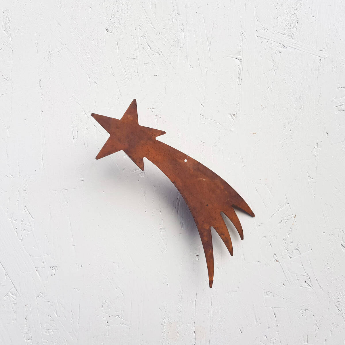 Comète en fer rouillé, à suspendre, longueur 21cm