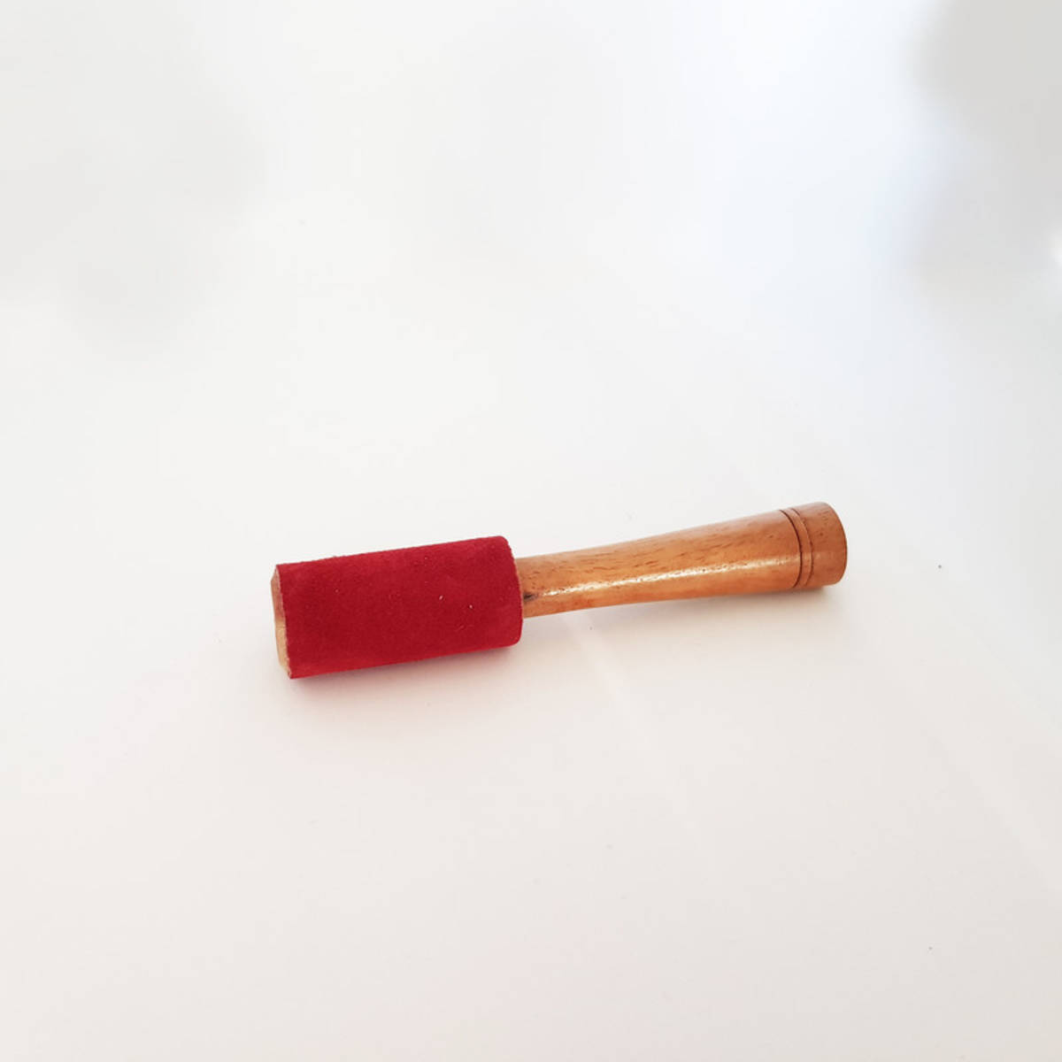 Bâton avec bout recouvert de cuir, pour bol tibétain 