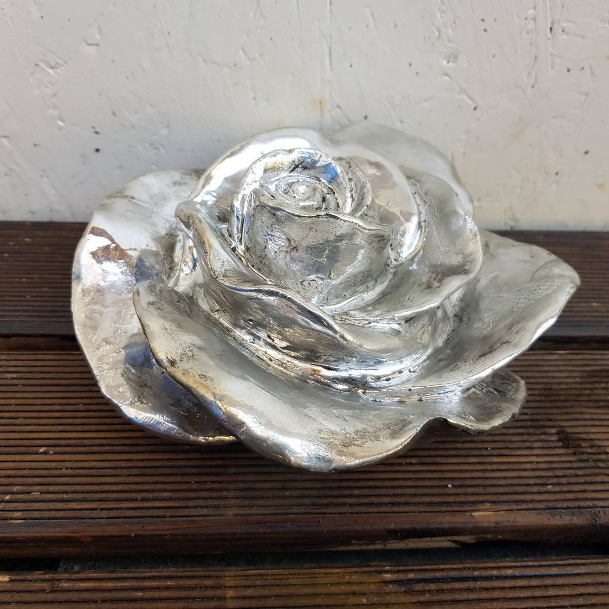 Rose en polyrésine, argent, 20cm 