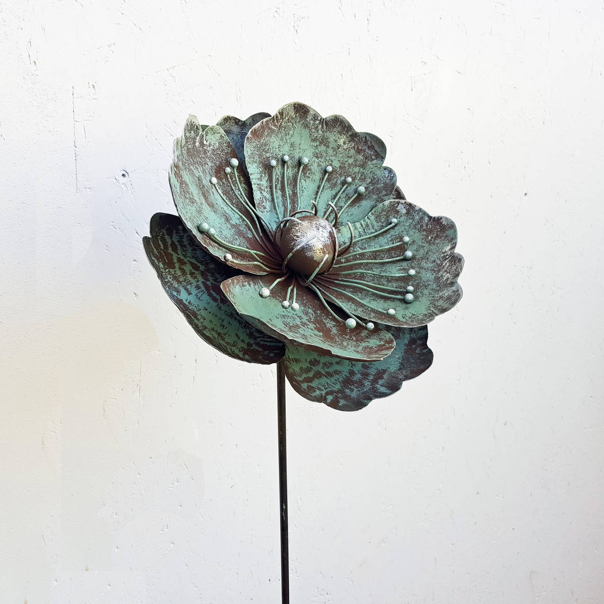 Fleur sur tige, en métal, H. 120cm 