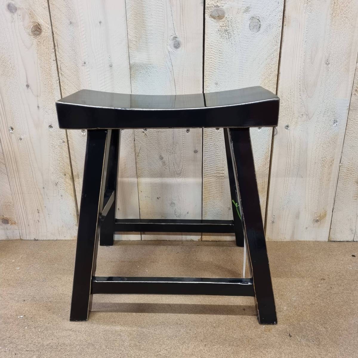 Typisch chinesischer Hocker, schwarz,  H. 52cm