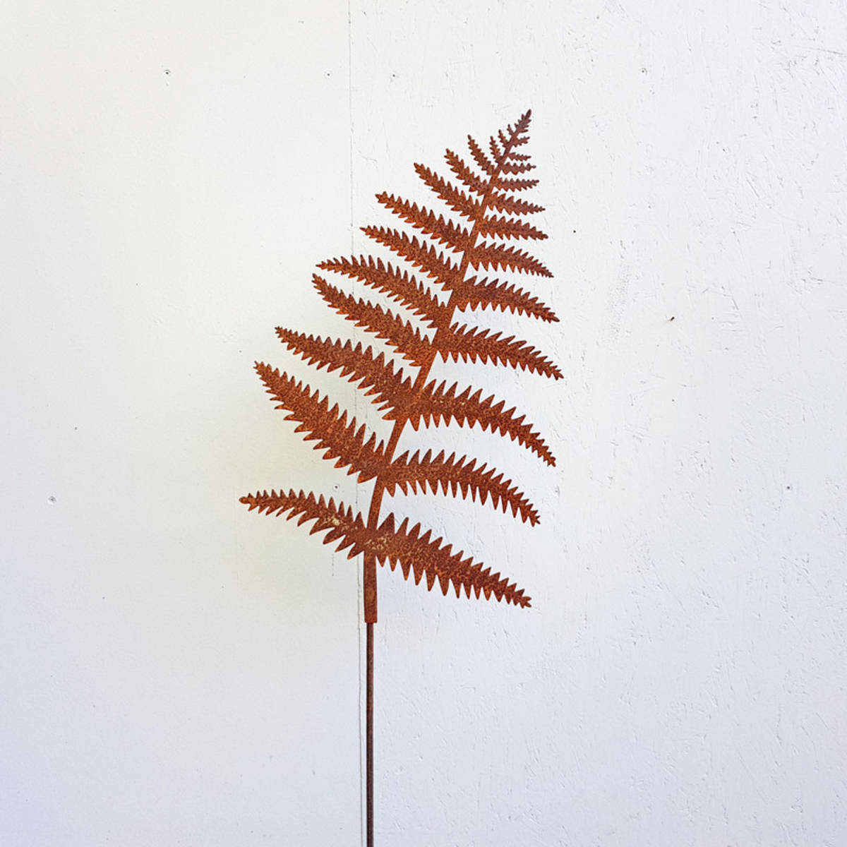 Feuille de fougère en fer rouillé, H. 170cm