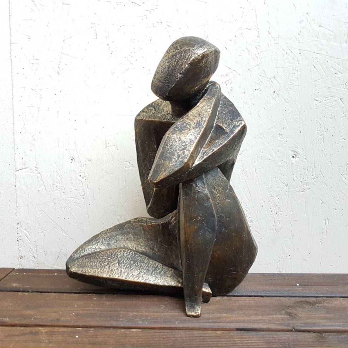 Frauenskulptur aus Polyresin, Höhe 37cm