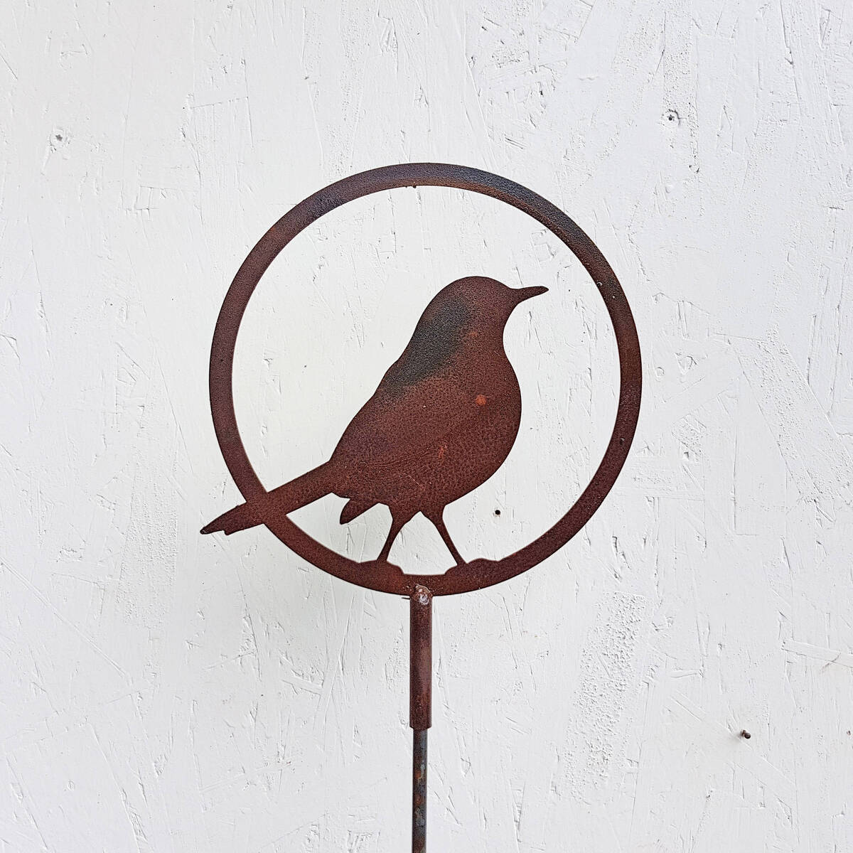Amsel im Ring aus Rosteisen, H. 154cm