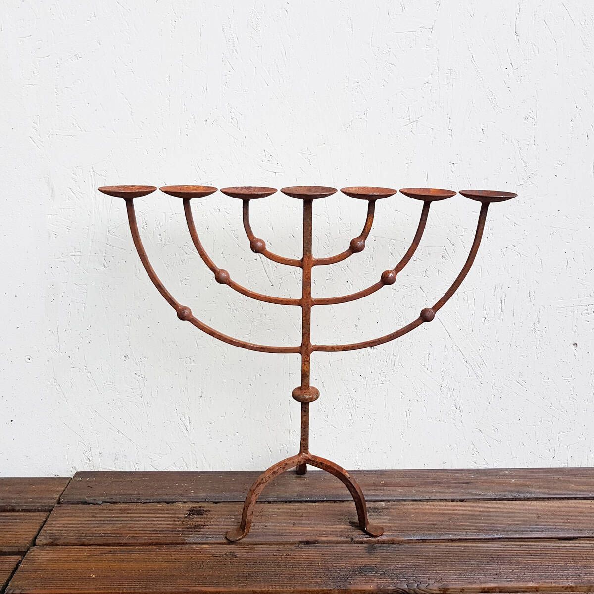 Porte-bougie en fer rouillé, H. 49cm