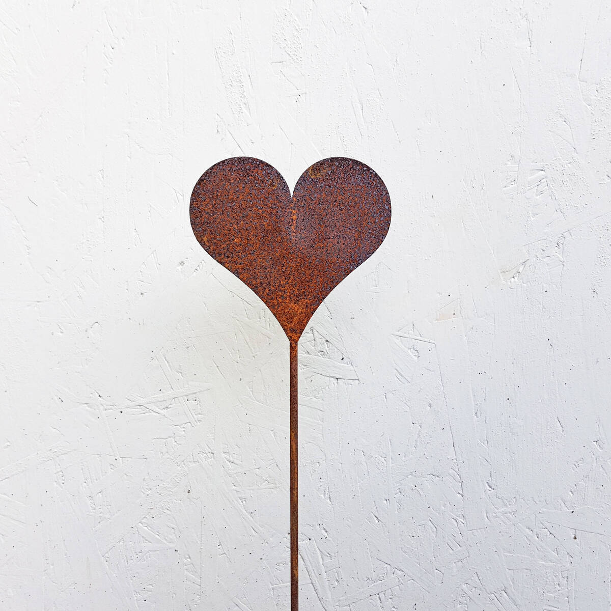 Coeur à piquer, en fer rouillé, H. 45cm