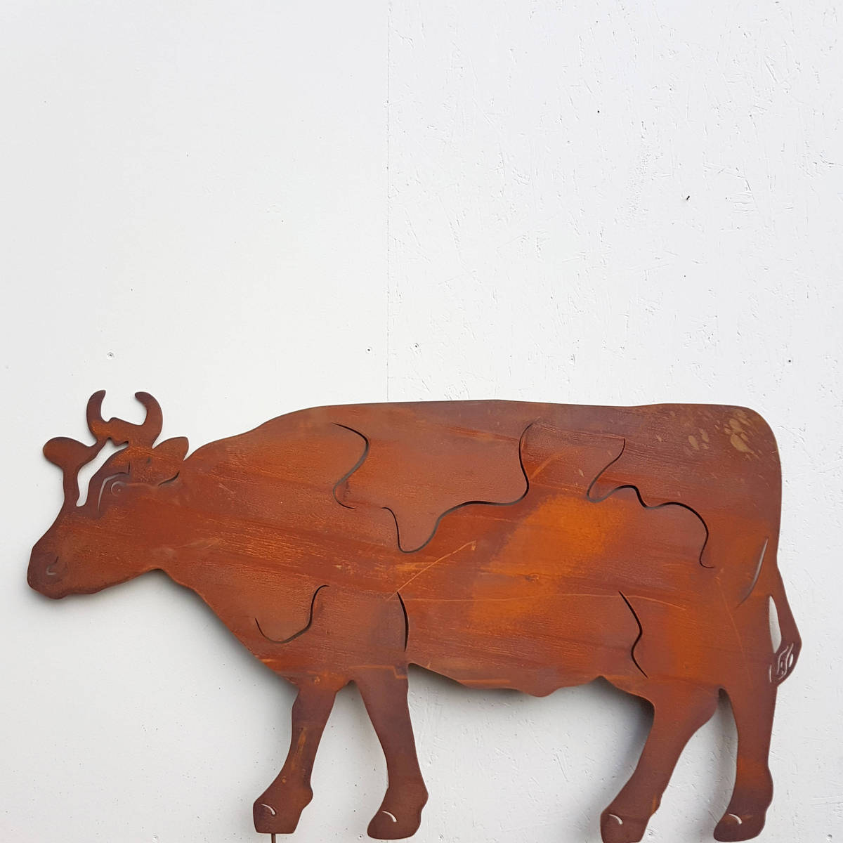 Vache à piquer, en métal rouillé, L. 100cm
