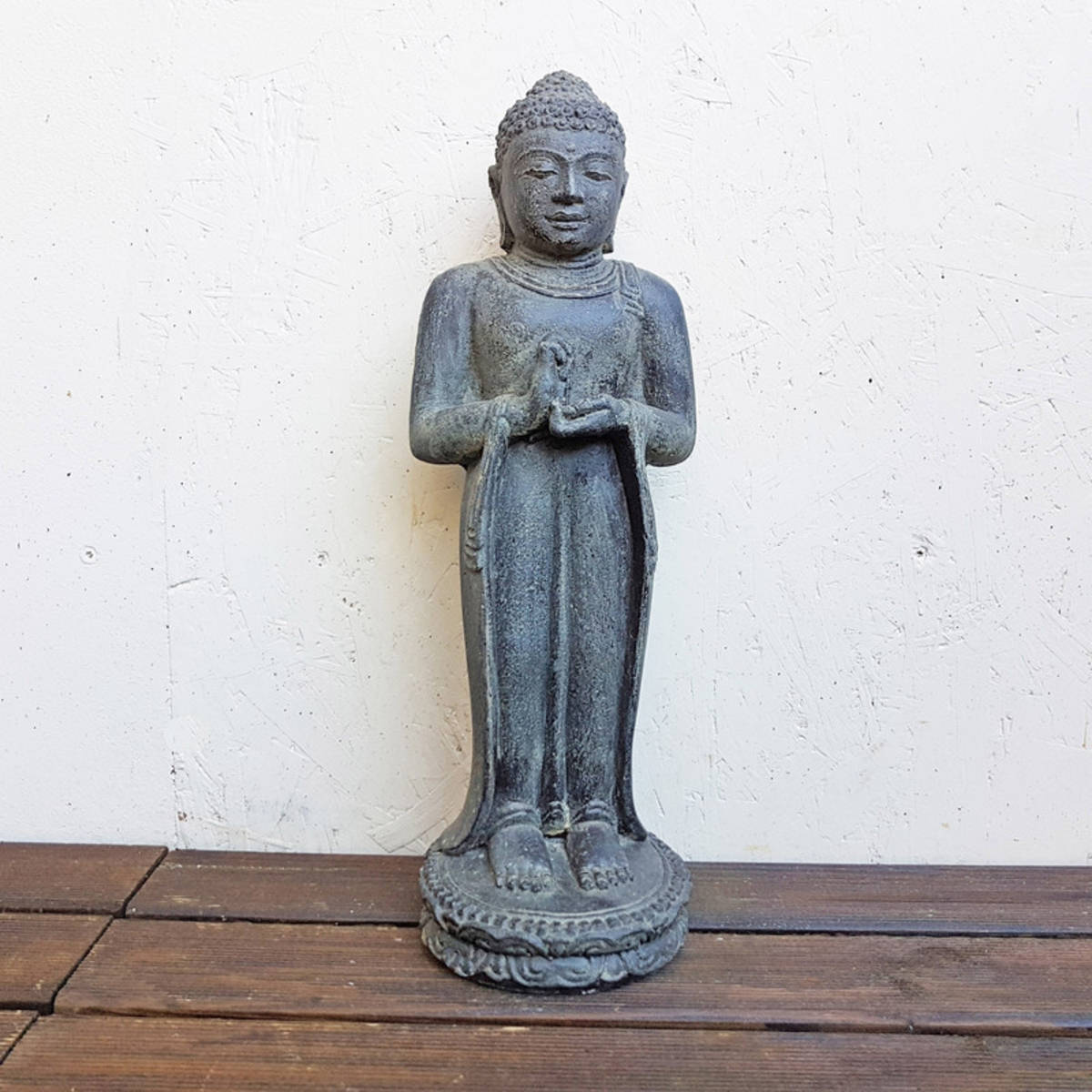 Bouddha debout, 50cm, en pierre agglomérée  