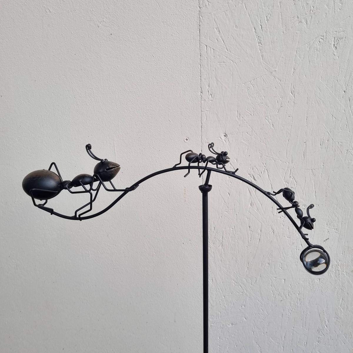 Ameisen mit Schirm am Stab, H. 107 cm