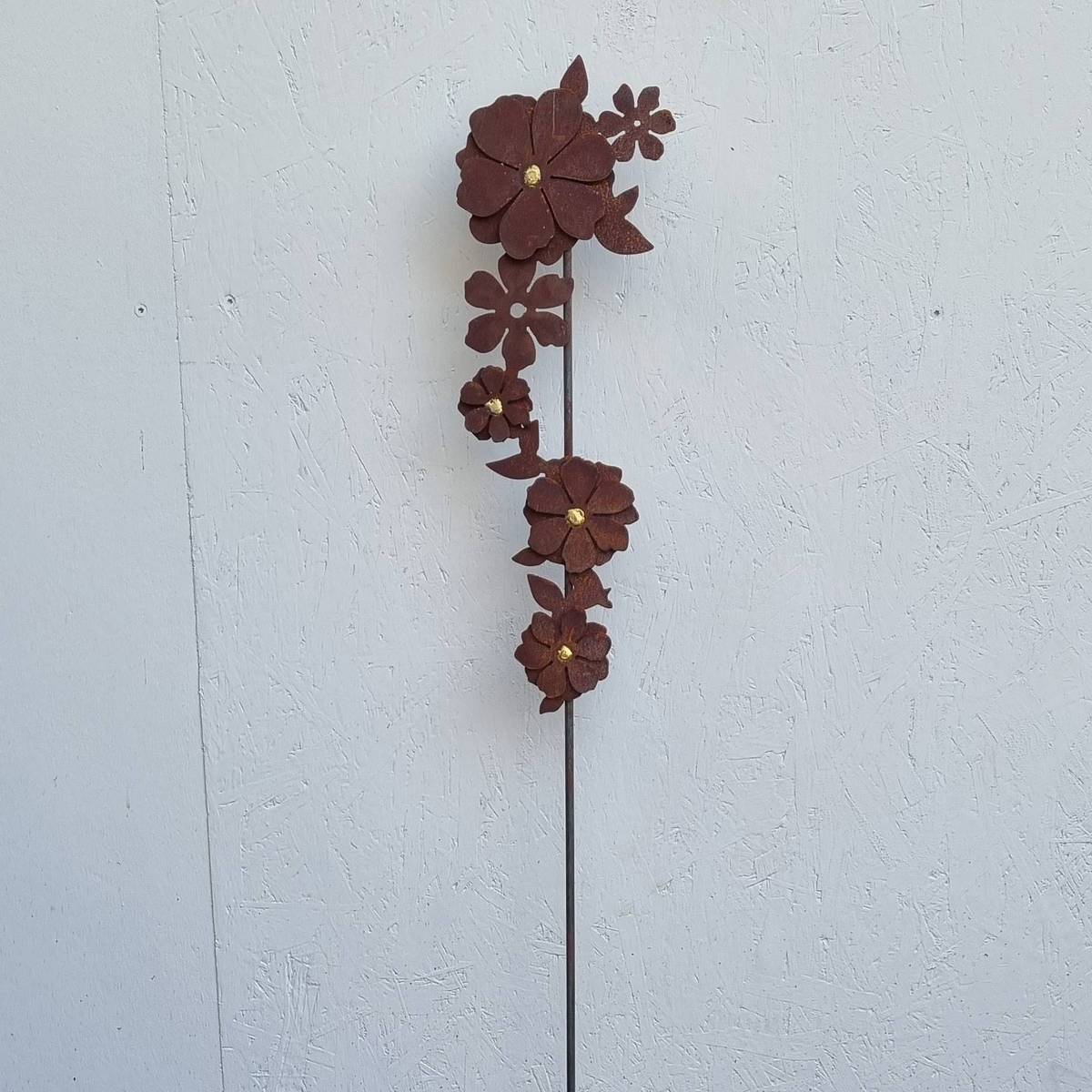 Fleurs en fer rouillé, sur tige, 126 cm 