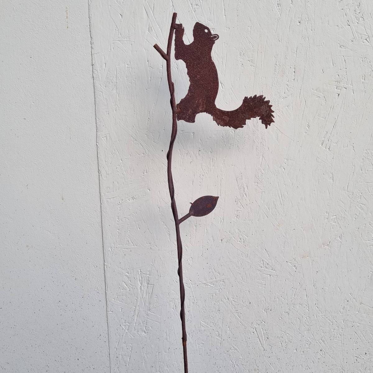 Ecureuil en fer rouillé, sur tige, 90 cm 