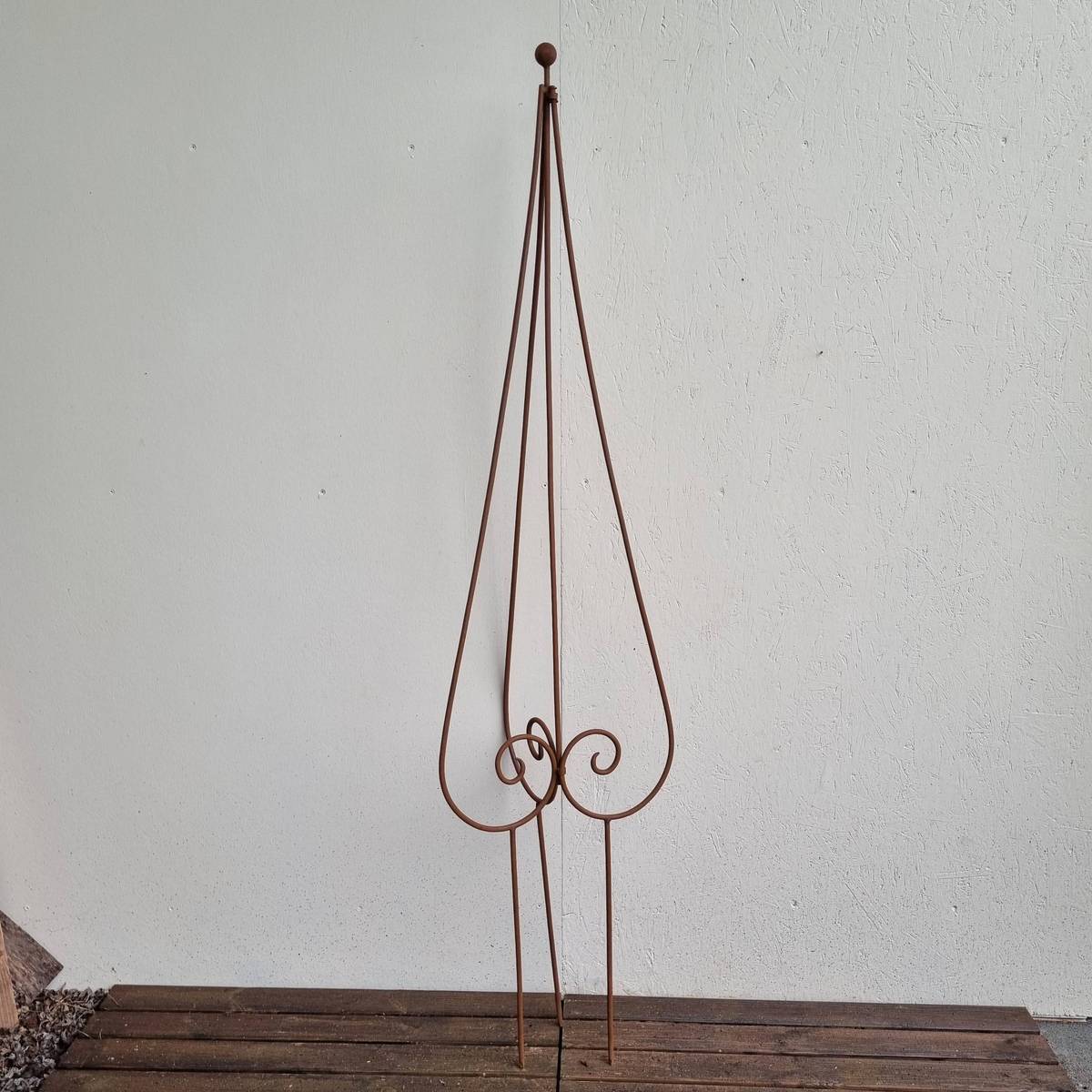 Pyramide en métal, 220 cm 