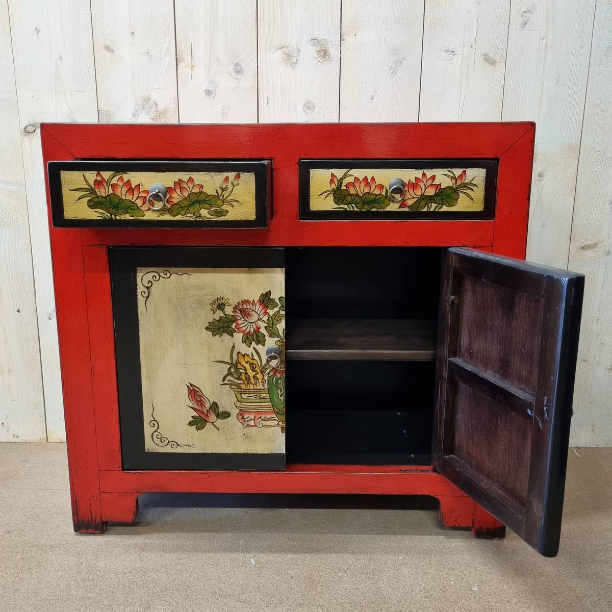 Chinesische Kommode, handgemalt 