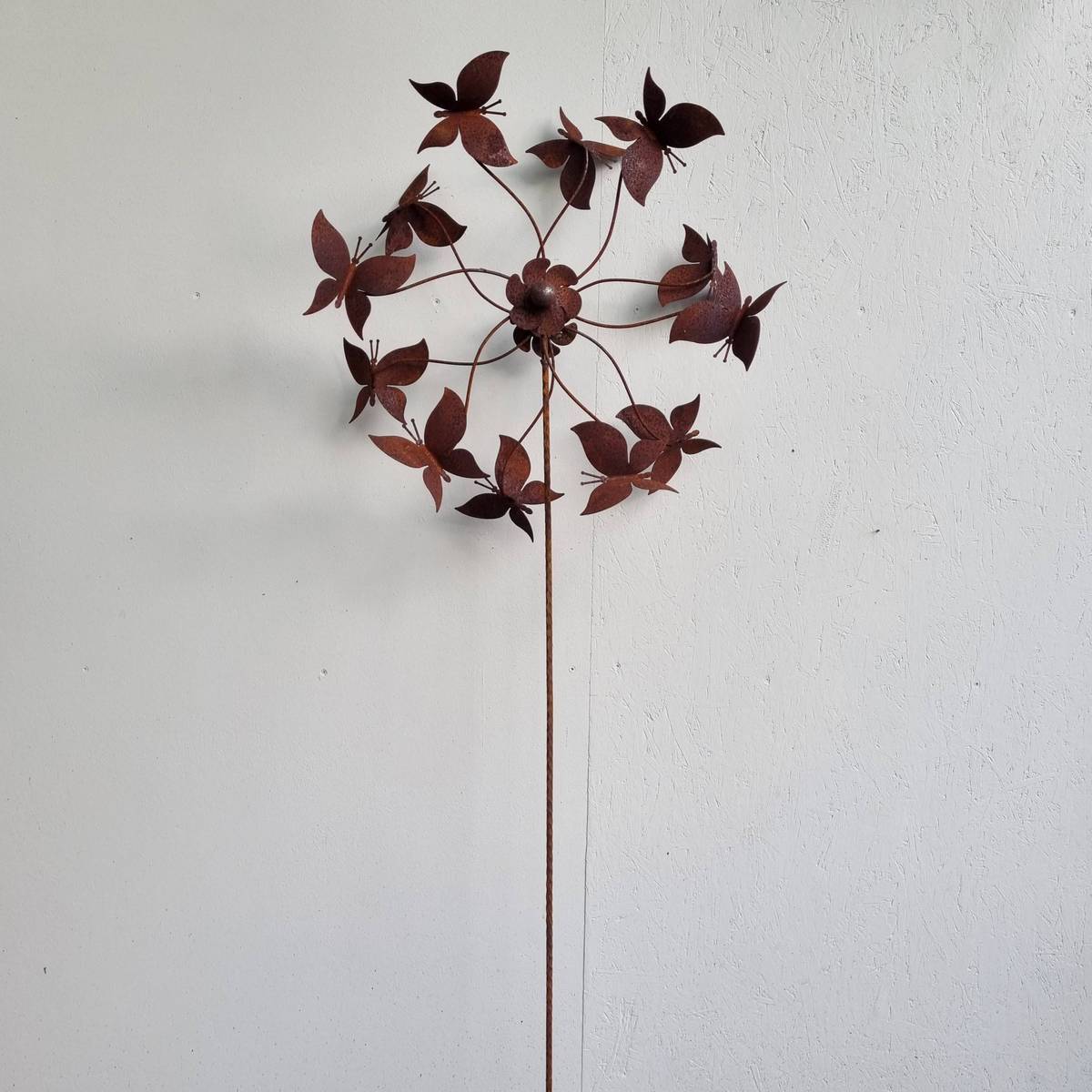Girouette en fer rouillé, papillons, H. 250 cm 