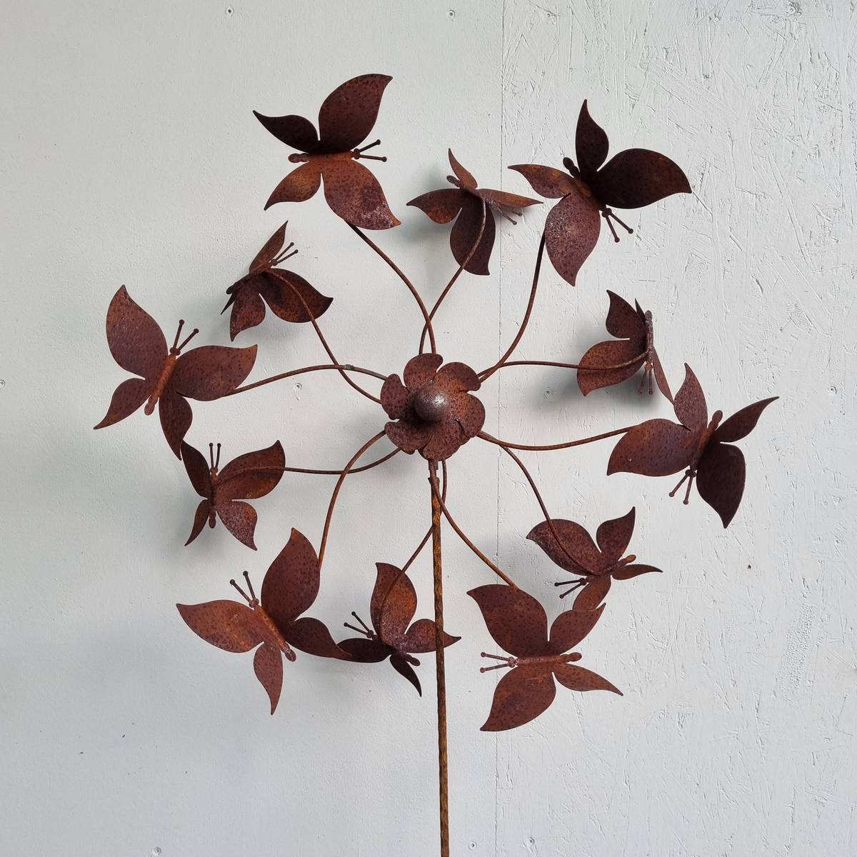 Girouette en fer rouillé, papillons, H. 250 cm 