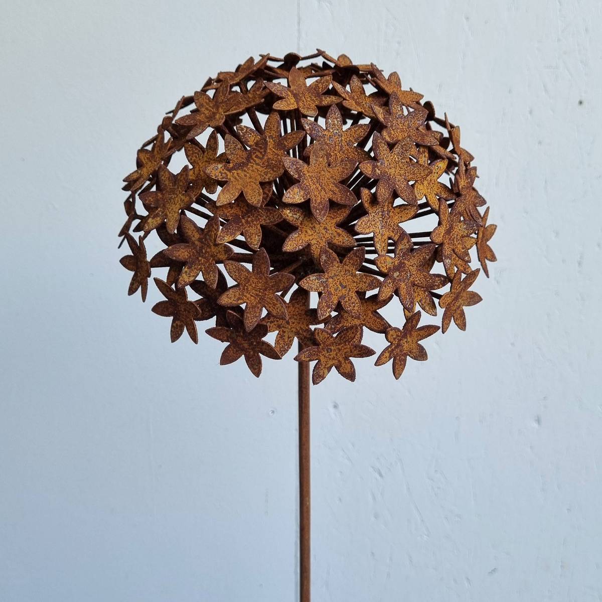 Fleur en fer rouillé, 146 cm 