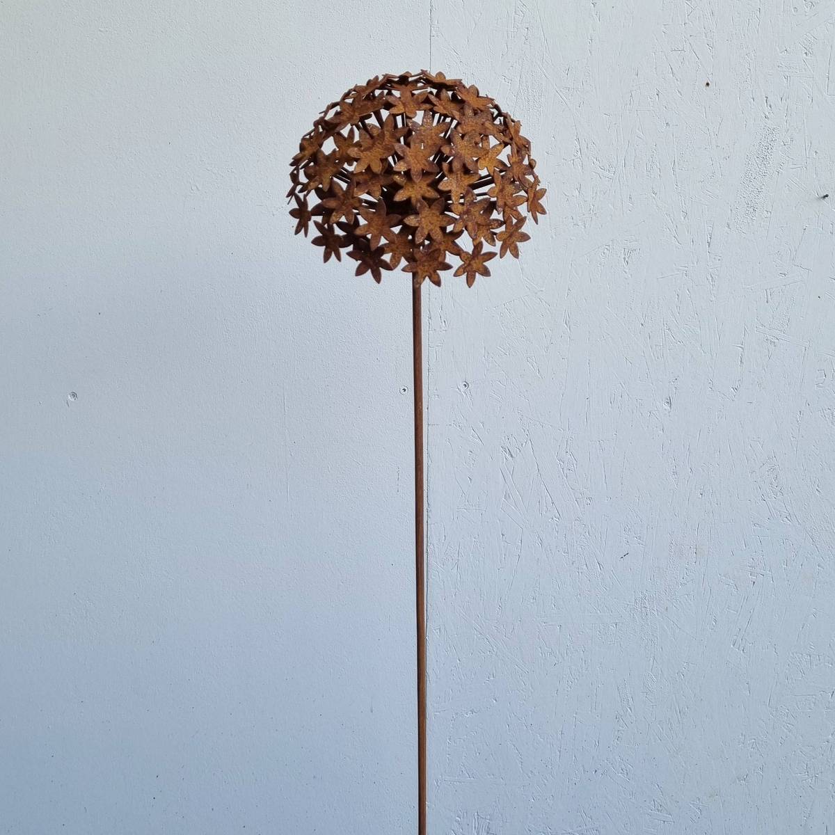 Fleur en fer rouillé, 146 cm 