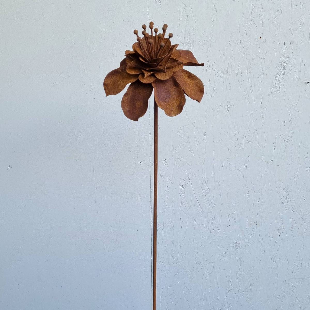 Fleur en fer rouillé, 144 cm 