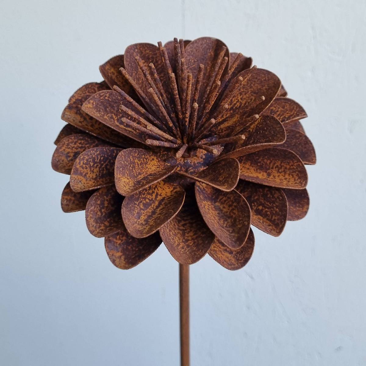 Fleur en fer rouillé, 142 cm 