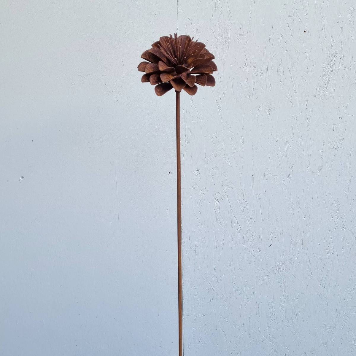 Fleur en fer rouillé, 142 cm 