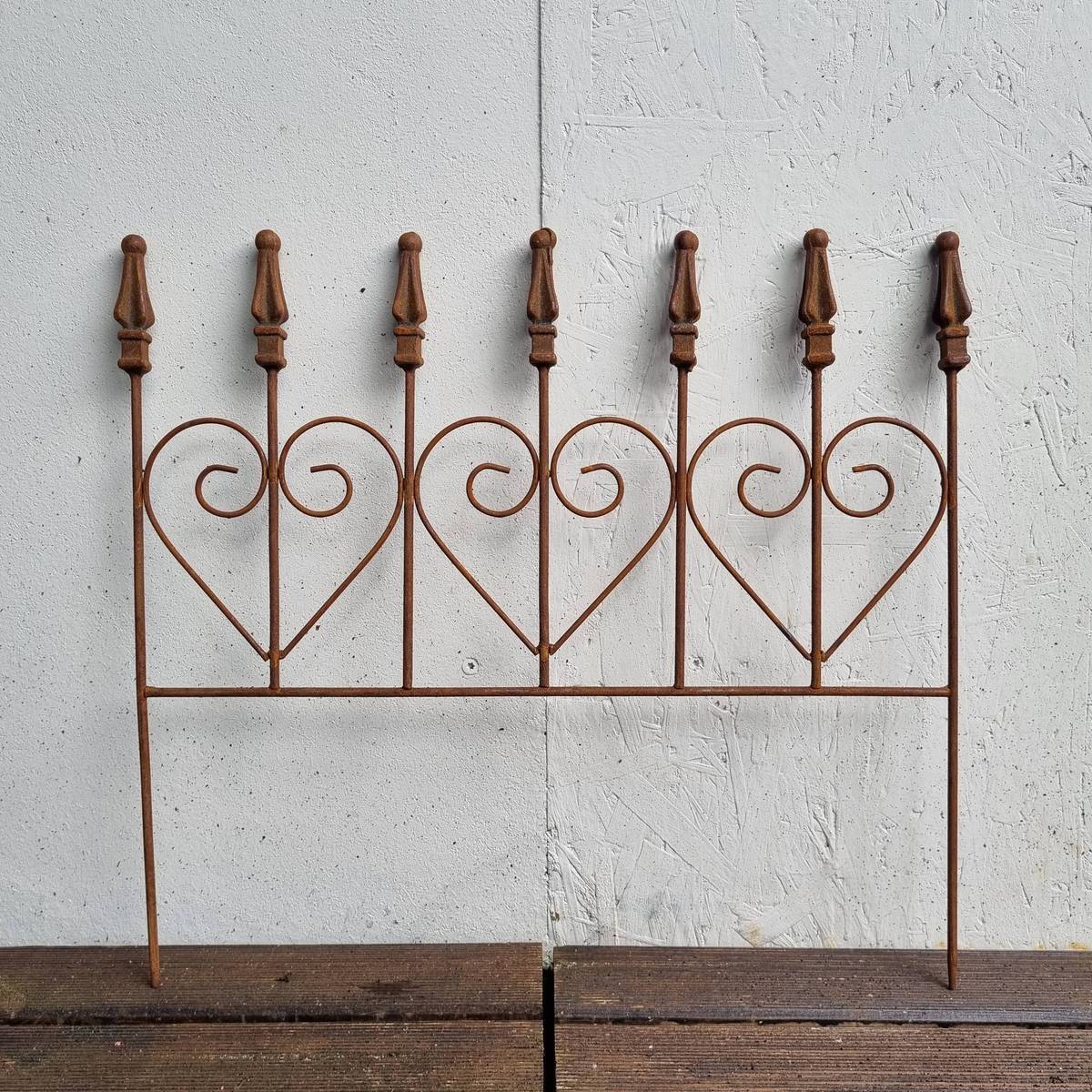 Petite barrière en fer rouillé, Ha. 50 cm 