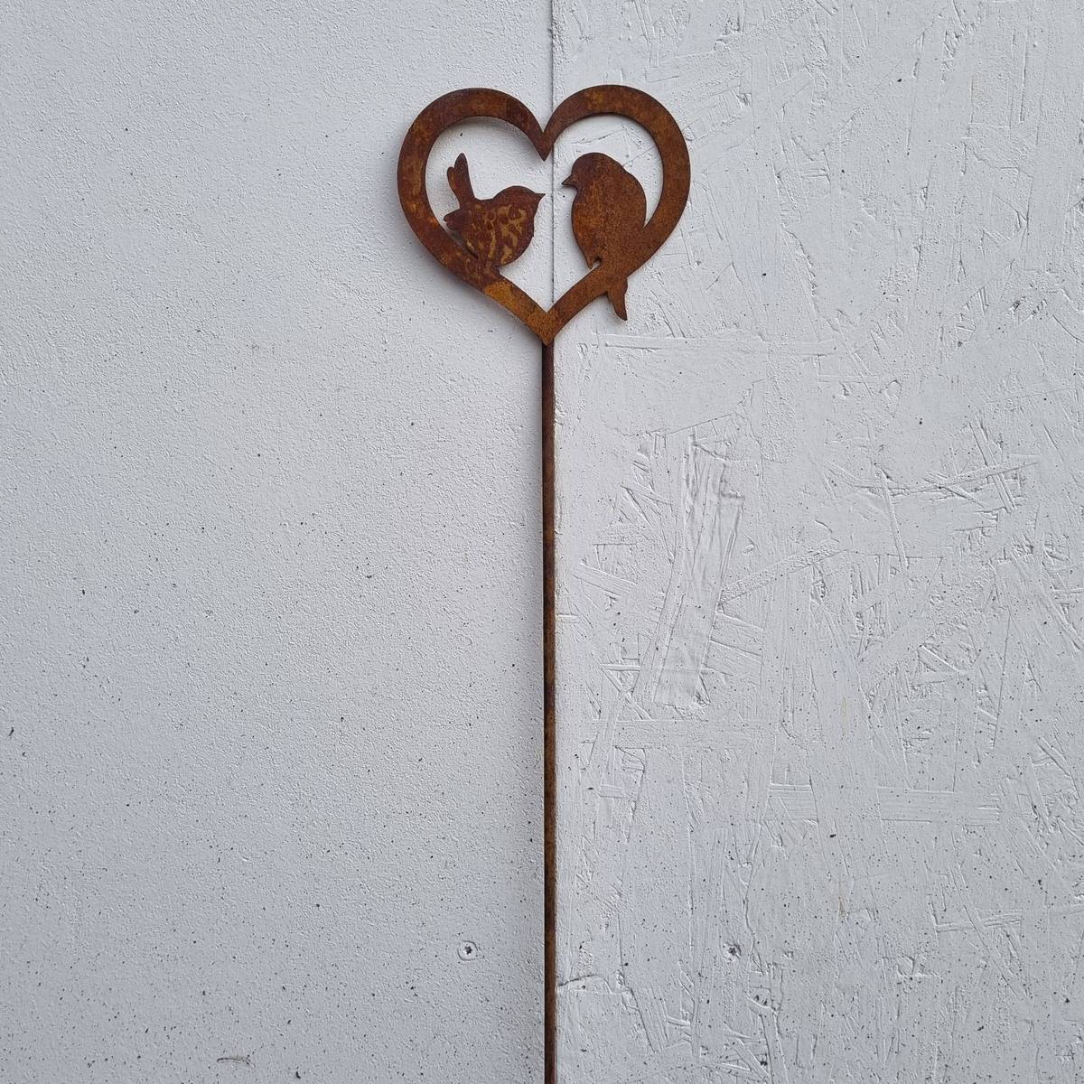 Coeur en fer rouillé, sur tige, 72 cm 